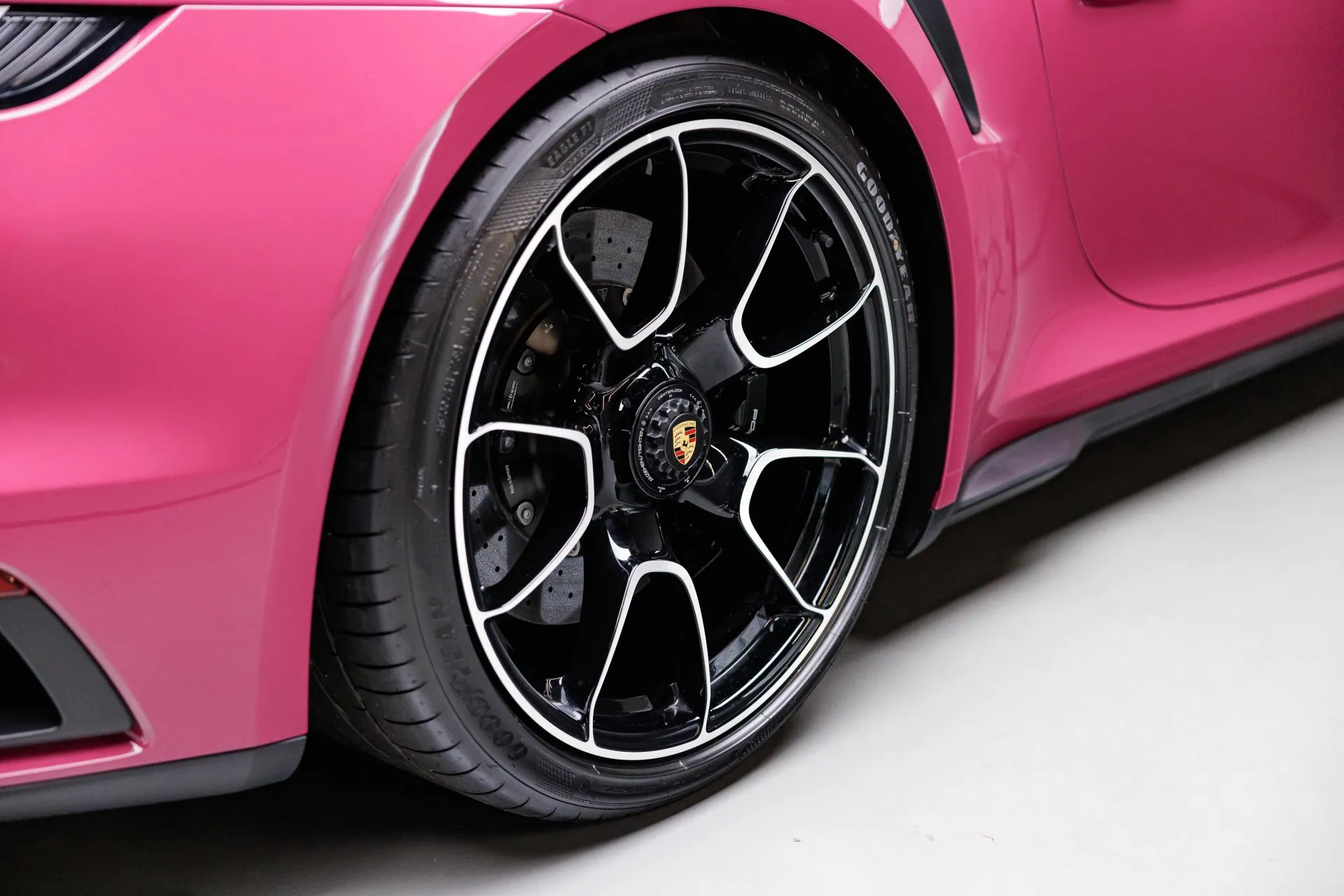 Porsche 911 Turbo S Cabriolet · 3