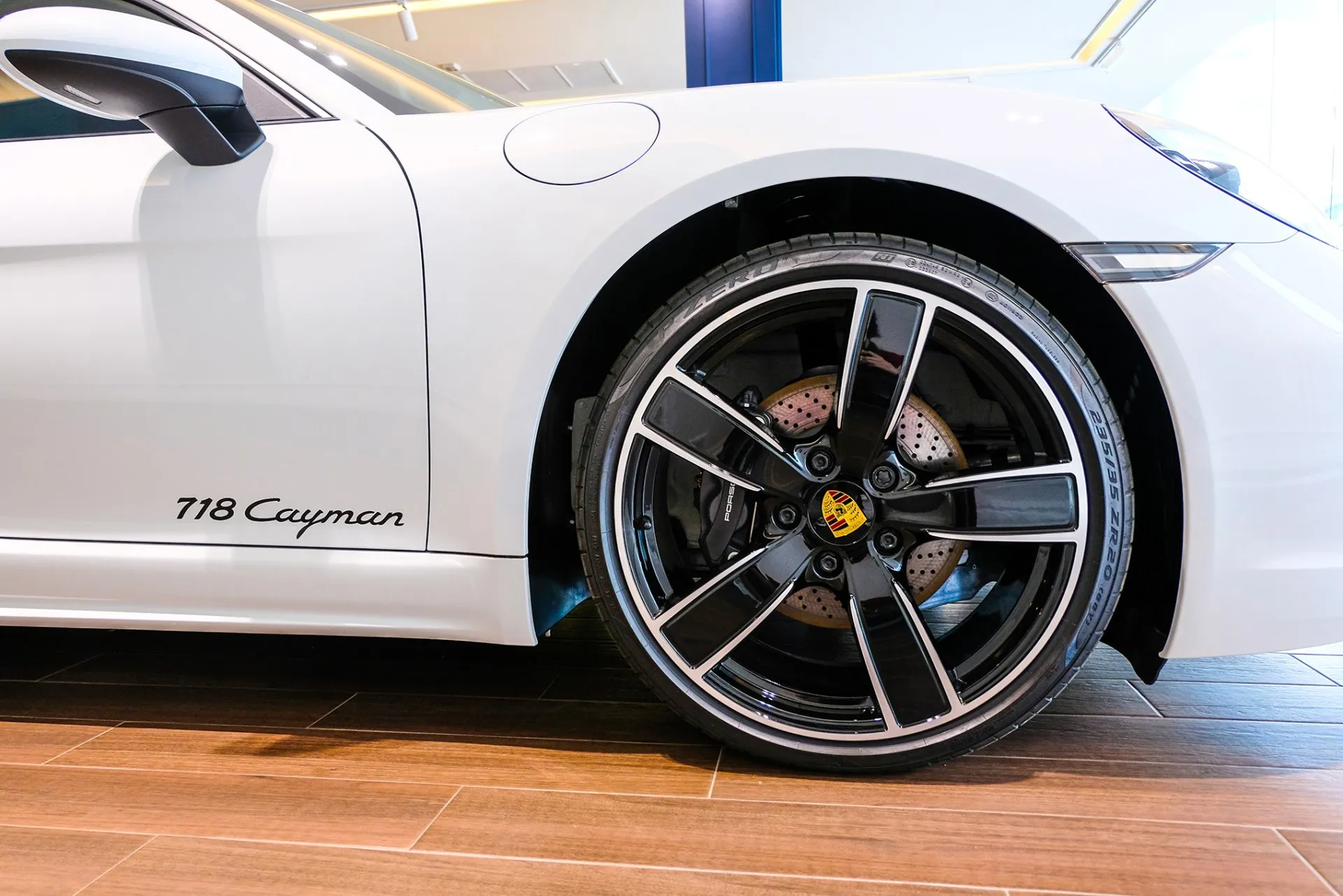 718 Cayman · 2