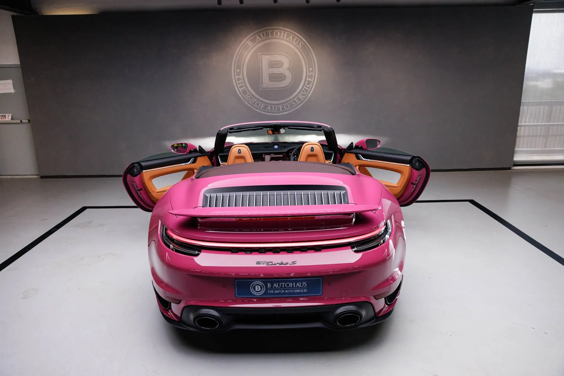 Porsche 911 Turbo S Cabriolet · 6