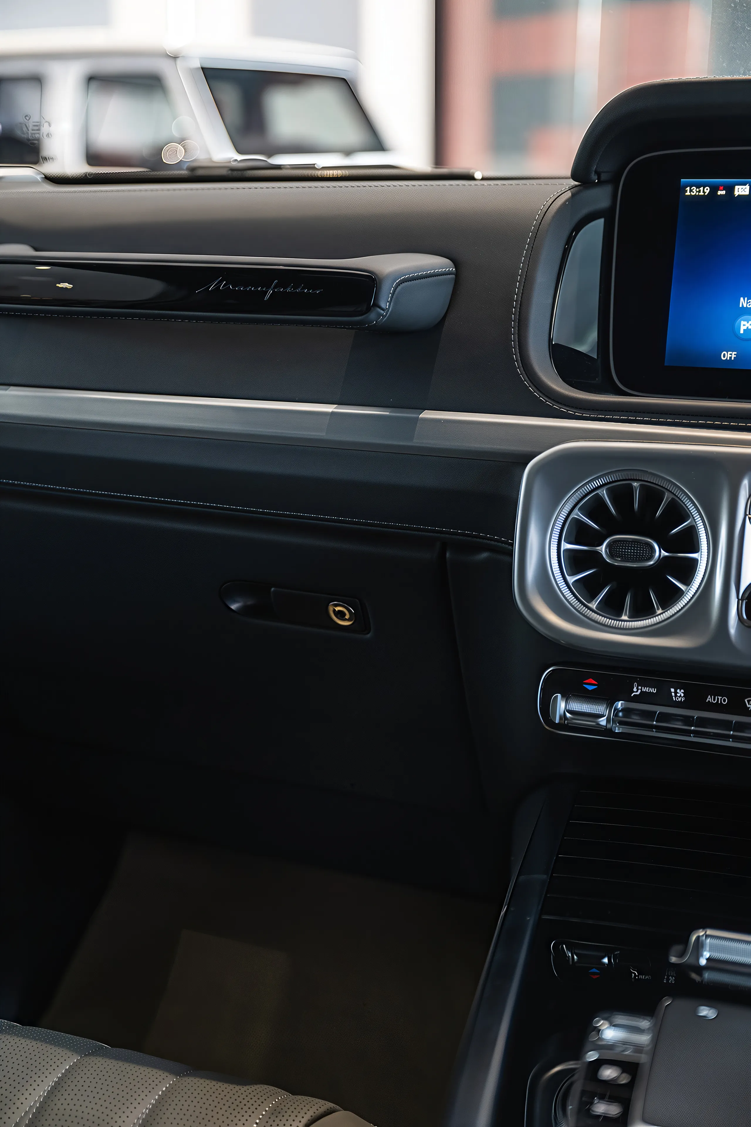 Mercedes-Benz G 450 d · 6
