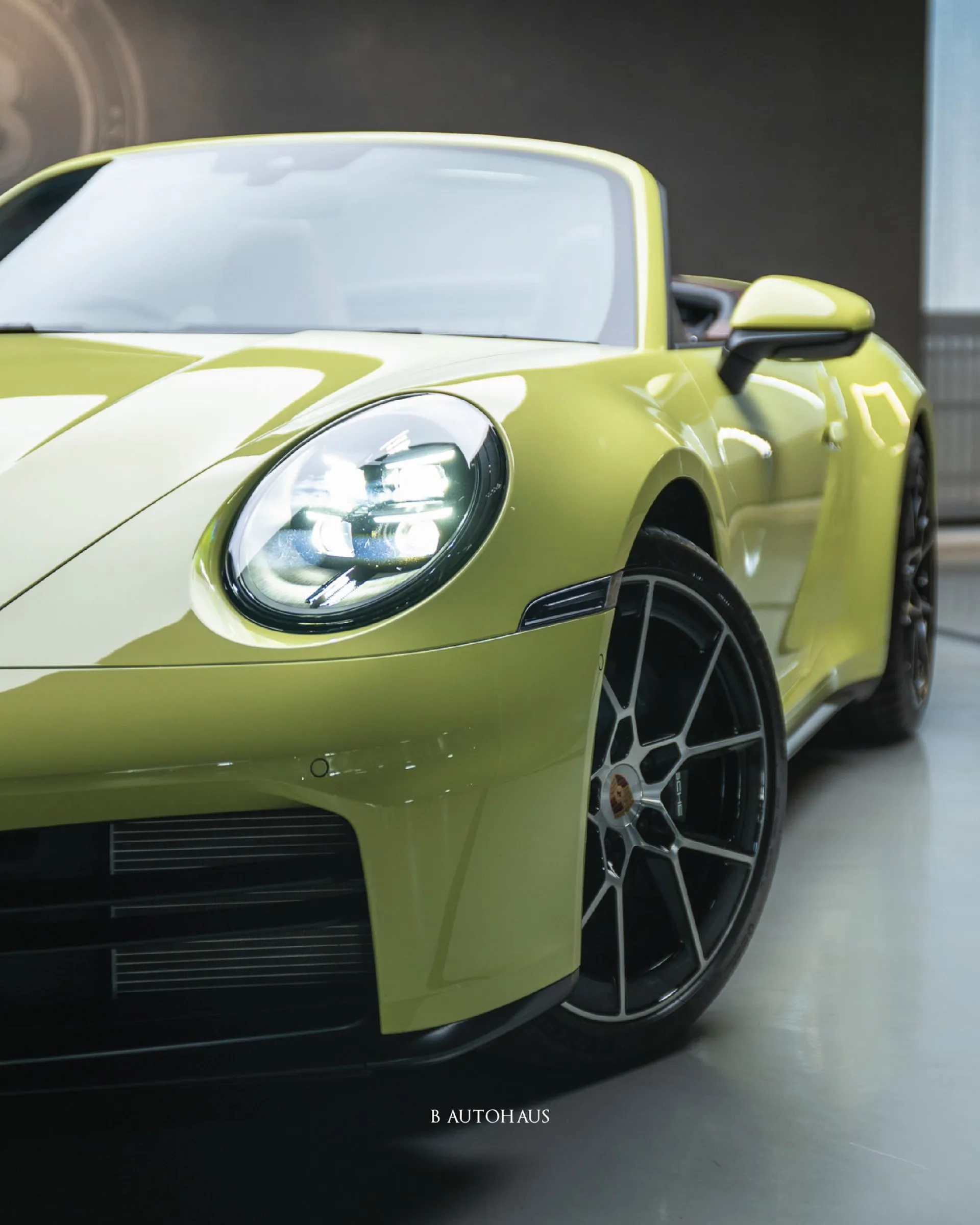 Porsche 911 Carrera Cabriolet · 7