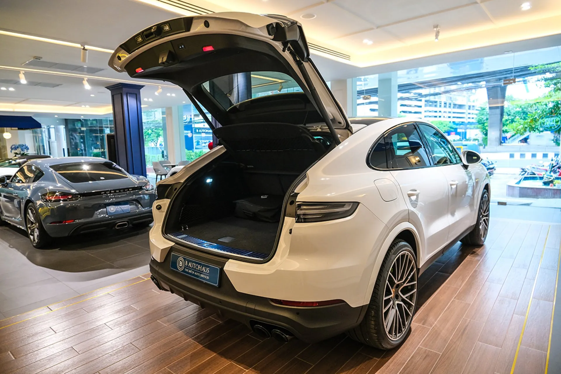Cayenne · 4