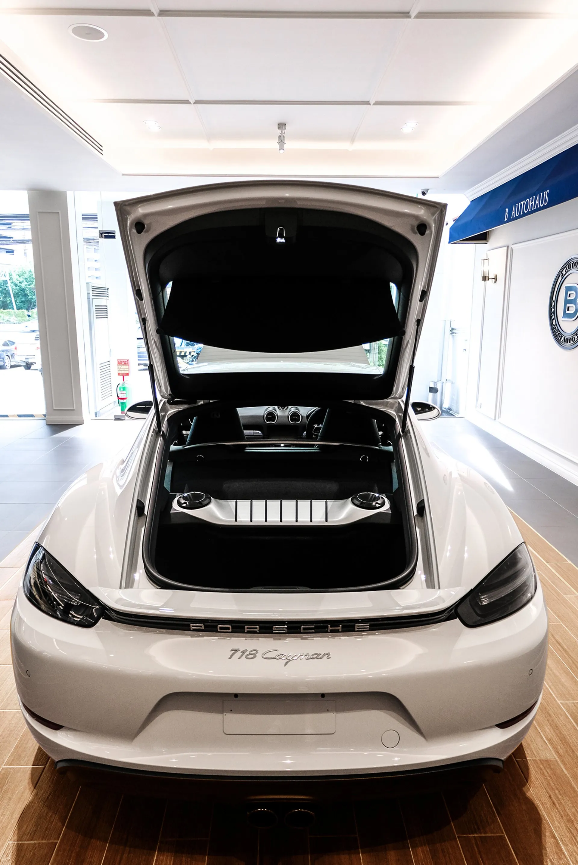 718 Cayman · 5