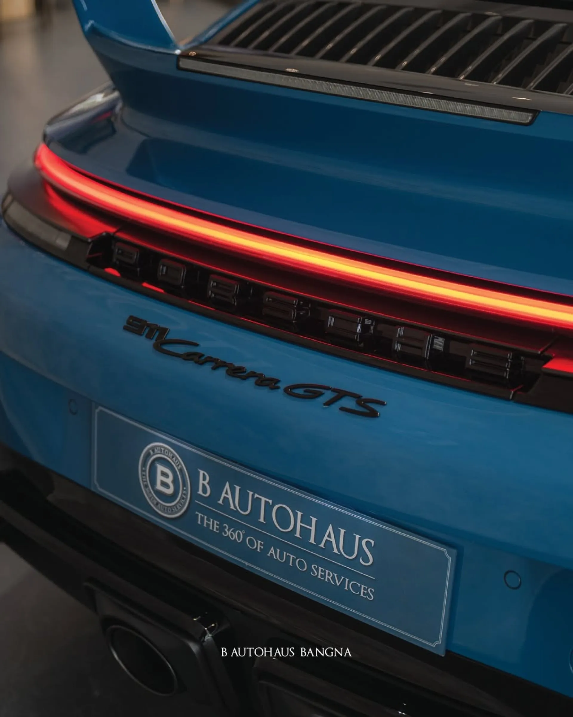 Porsche 911 Carrera GTS · 8
