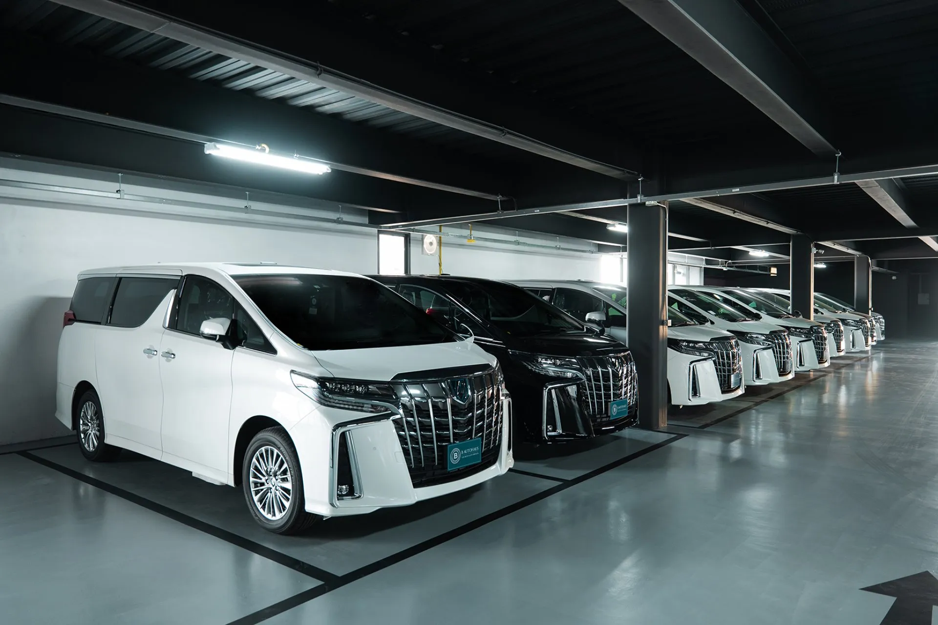 Inside the Vibhavadi showroom · 6