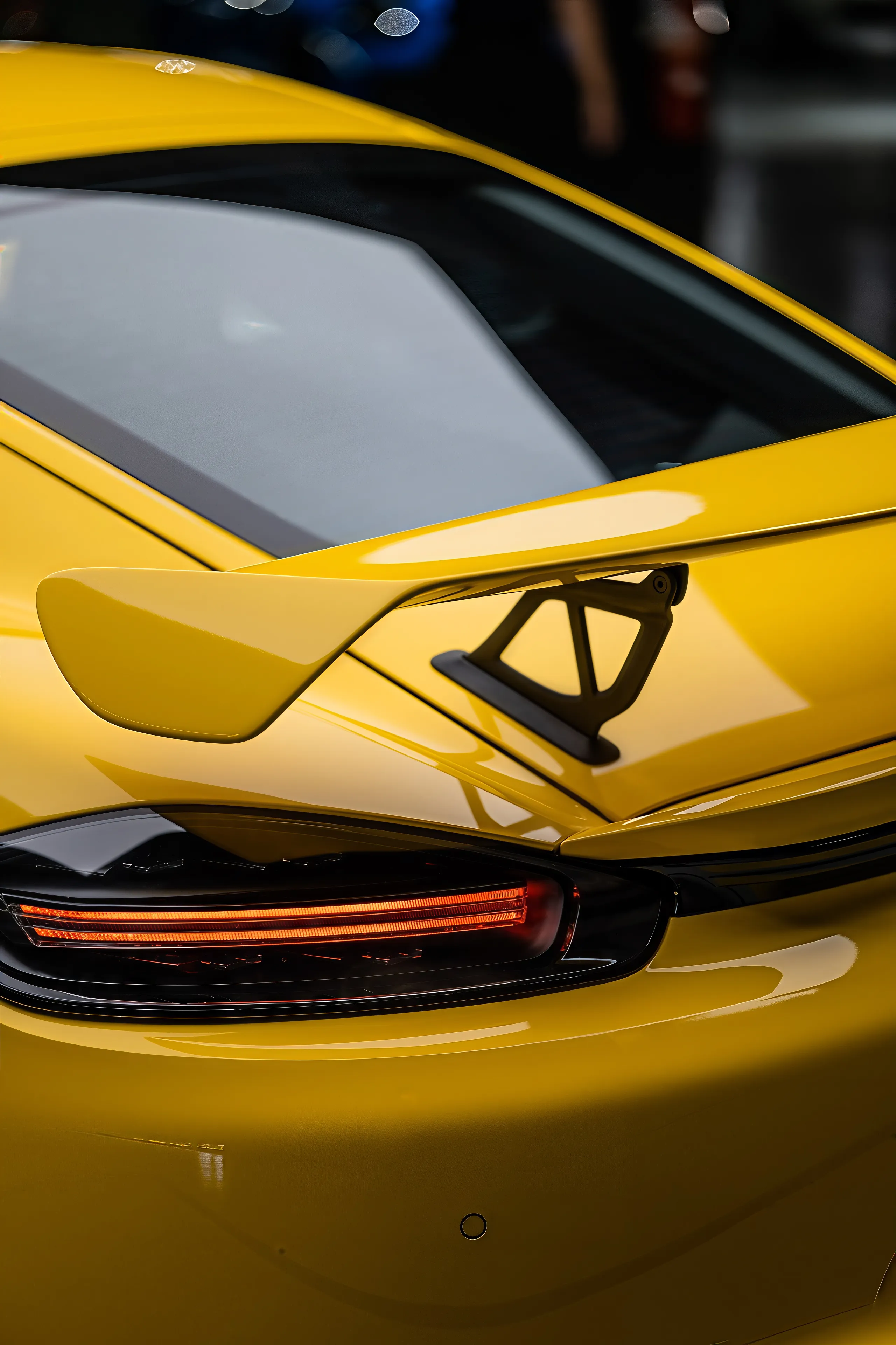 Porsche 718 Cayman GT4 · 15